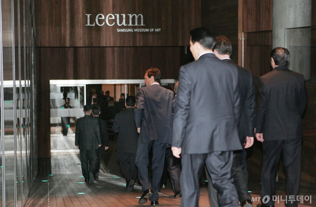 이건희 삼성 회장이 한남동 리움 미술관에서 IOC 위원들과 만찬 회동을 위해 입장하고 있다. /사진=최용민