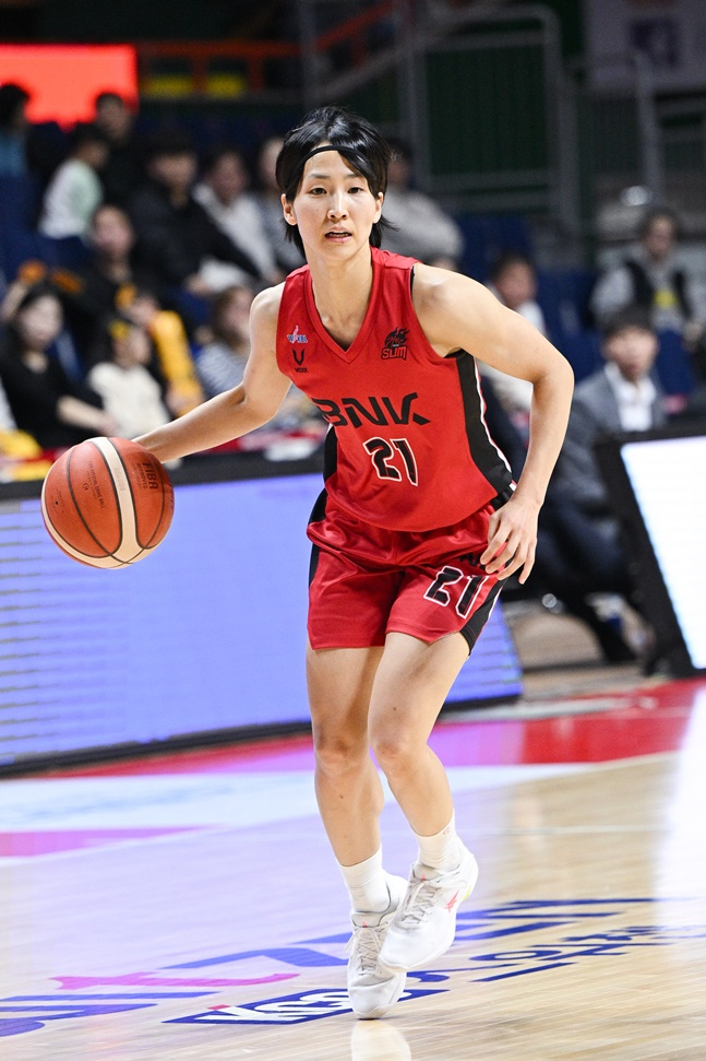 BNK 이이지마 사키. /사진=WKBL 제공
