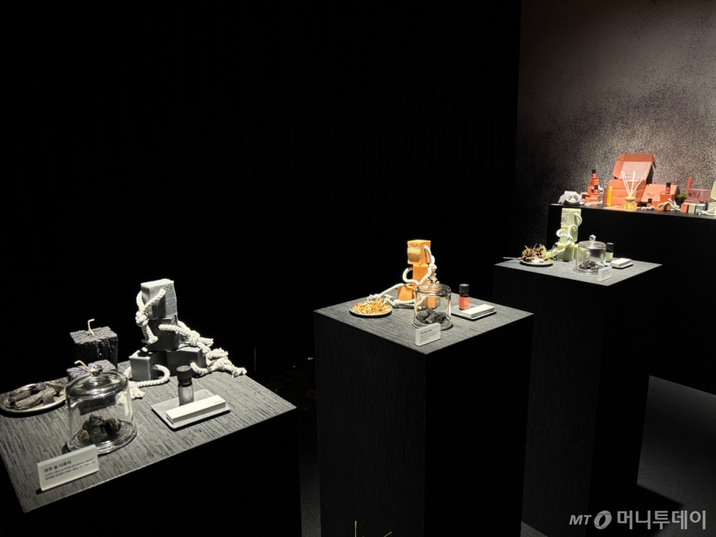 11일 방문한 서울 가회동 '자주앳홈(JAJU@Home) SS2025' 전시./사진=하수민기자 