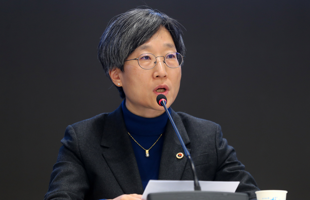 대한의사협회 회장선거에 출마한 강희경 서울의대 교수 비대위원장이 지난 10일 오후 서울 용산구 대한의사협회에서 열린 제43대 대한의사협회 회장선거 후보자합동설명회에서 정견 발표를 하고 있다. /사진=뉴시스