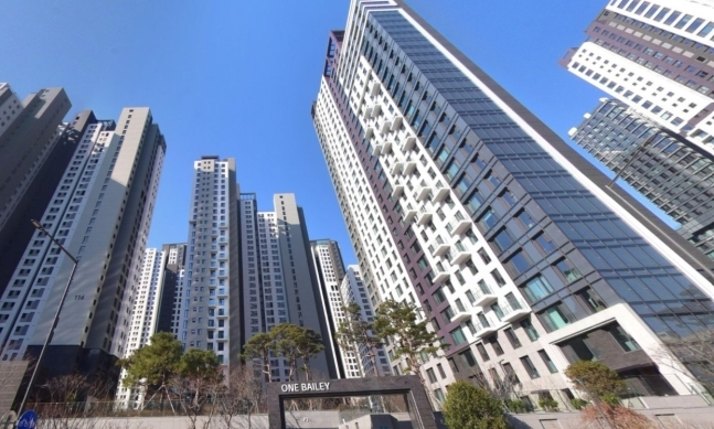 올해 강남의 한 아파트는 입주민들만의 맞섬 모임을 주도해 1호 커플을 만들었다./사진=뉴스1