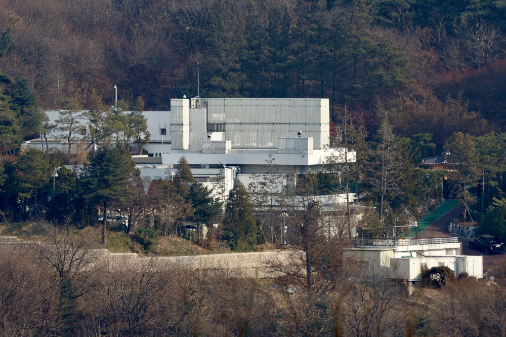 1일 오후 서울 용산구 한남동 대통령 관저. 이날 오동운 고위공직자범죄수사처장은 기자들과 만나 대통령경호처가 관저 문을 열지 않을 경우 이 행위가 공무집행방해에 해당한다고 경고했다. /사진=뉴시스