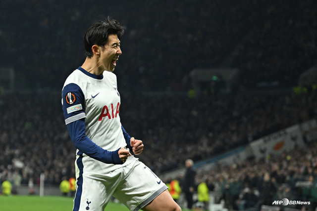 손흥민의 골 세리머니. /AFPBBNews=뉴스1