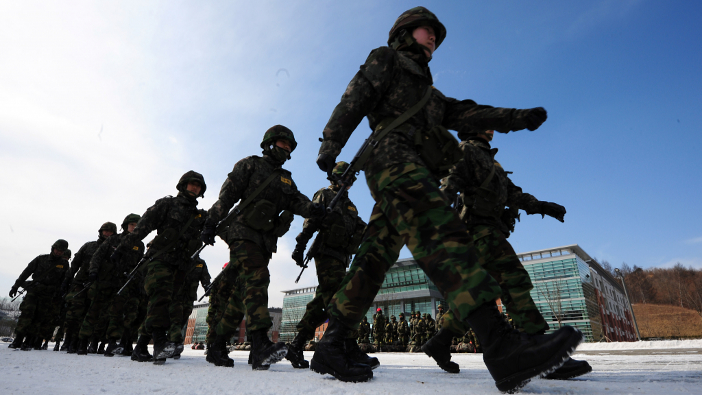 여군 ROTC 후보생들이 동계 입영 훈련을 받는 모습. /사진=뉴스1 
