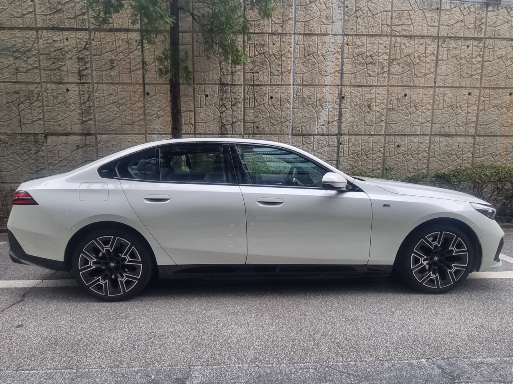 BMW 뉴 i5 eDrive 40. /사진=강주헌 기자