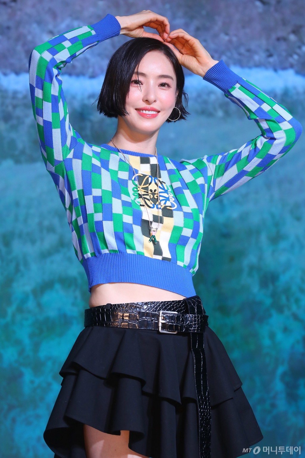 배우 이다희가 8일 오전 서울 마포구 호텔 나루 엠갤러리에서 진행된 넷플릭스 시리즈 '솔로지옥4' 제작발표회에 참석해 포즈를 취하고 있다.  '솔로지옥4'는 커플이 되어야만 나갈 수 있는 외딴 섬, '지옥도'에서 펼쳐질 솔로들의 솔직하고 화끈한 데이팅 리얼리티쇼. 오는 14일 공개. 2025.01.08      배우 이다희가 8일 오전 서울 마포구 호텔 나루 엠갤러리에서 진행된 넷플릭스 시리즈 '솔로지옥4' 제작발표회에 참석해 포즈를 취하고 있다.  '솔로지옥4'는 커플이 되어야만 나갈 수 있는 외딴 섬, '지옥도'에서 펼쳐질 솔로들의 솔직하고 화끈한 데이팅 리얼리티쇼. 오는 14일 공개. 2025.01.08 /사진=김창현 chmt@