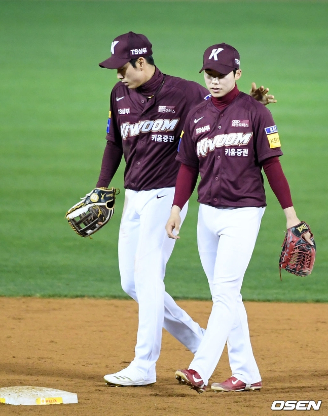 각별한 사이를 보인 키움 시절 이정후(왼쪽)과 김혜성.