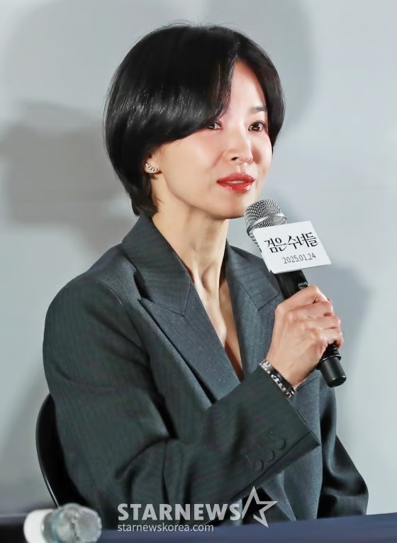 영화 '검은 수녀들'의 송혜교./사진=스타뉴스 DB