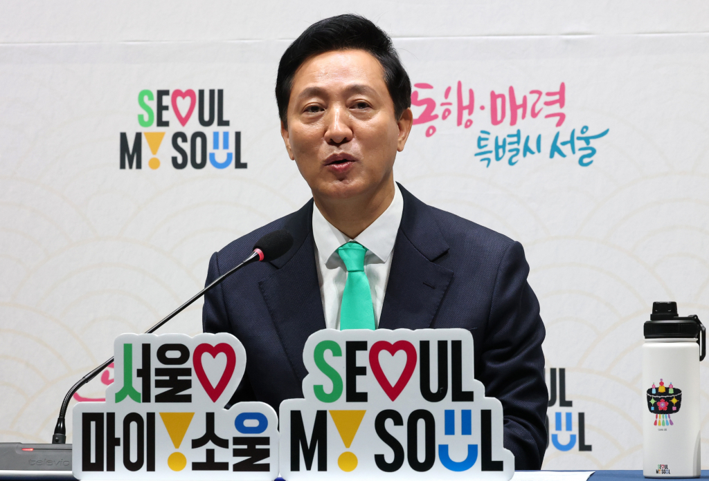 오세훈 서울시장이 22일 오전 서울 중구 서울시청 대회의실에서 열린 2025 출입기자단 신년 간담회에서 취재진들의 질문에 답하고 있다. /사진=뉴스1