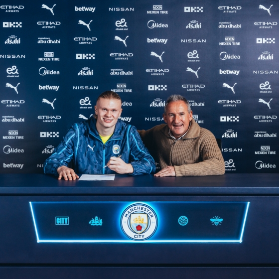 엘링 홀란(왼쪽). /사진=맨체스터 시티 공식 사회관계망서비스(SNS)