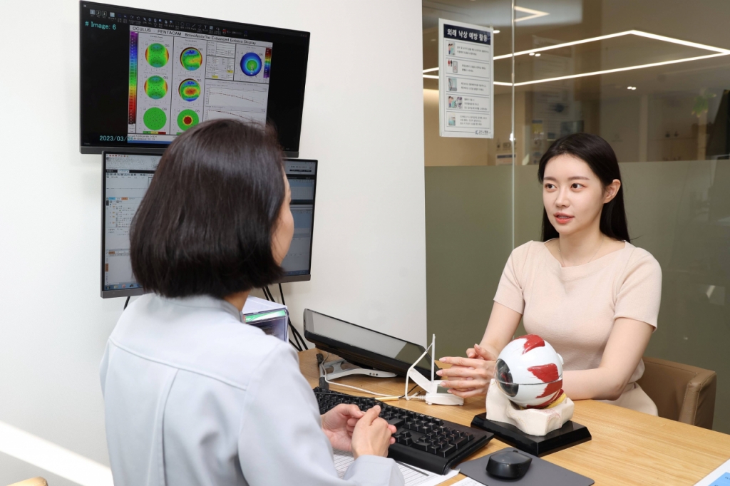 라식, 라섹 이후 시력교정 재수술을 고려한다면 다각적인 정밀 검사를 통해 적합한 재수술 방법을 모색해야 한다./사진=김안과병원