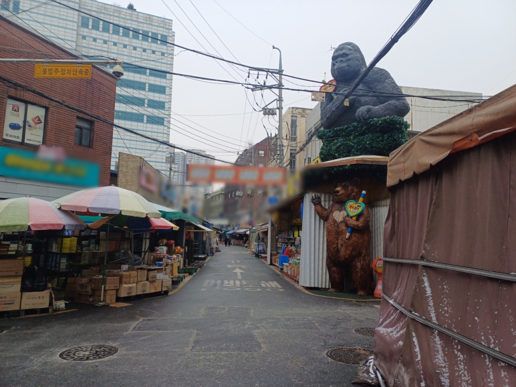 31일 오전 10시쯤 창신동 완구 거리에선 손님을 찾기 힘들었다. /사진=오석진 기자