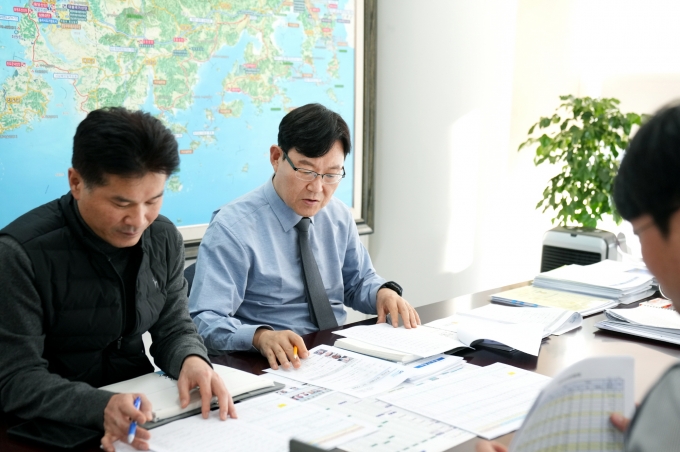 ▲김규웅 대변인이 회의에 참석한 모습/사진제공=전남도