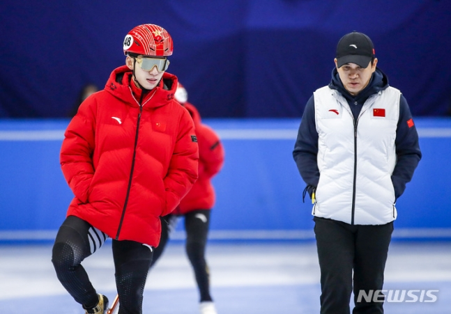 린샤오쥔(왼쪽). /사진=뉴시스