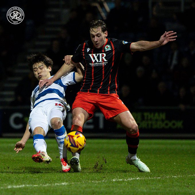 5일(한국시간) 영국 런던의 MA트레이드 로프터스 로드에서 열린 2024~2025시즌 잉글랜드챔피언십(2부리그) 31라운드 경기 도중 퀸즈 파크 레인저스와 블랙번 선수들이 몸싸움을 벌이고 있다. /사진=퀸즈 파크 레인저스 공식 사회관계망서비스(SNS)