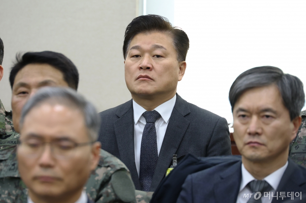 (서울=뉴스1) 이광호 기자 = 신용한 전 서원대 교수가 4일 서울 여의도 국회에서 열린 윤석열 정부의 비상계엄 선포를 통한 내란 혐의 진상규명 국정조사 특별위원회 2차 청문회에 출석해 있다. 2025.2.4/뉴스1 Copyright © 뉴스1. All rights reserved. 무단 전재 및 재배포, AI학습 이용 금지. /사진=(서울=뉴스1) 이광호 기자