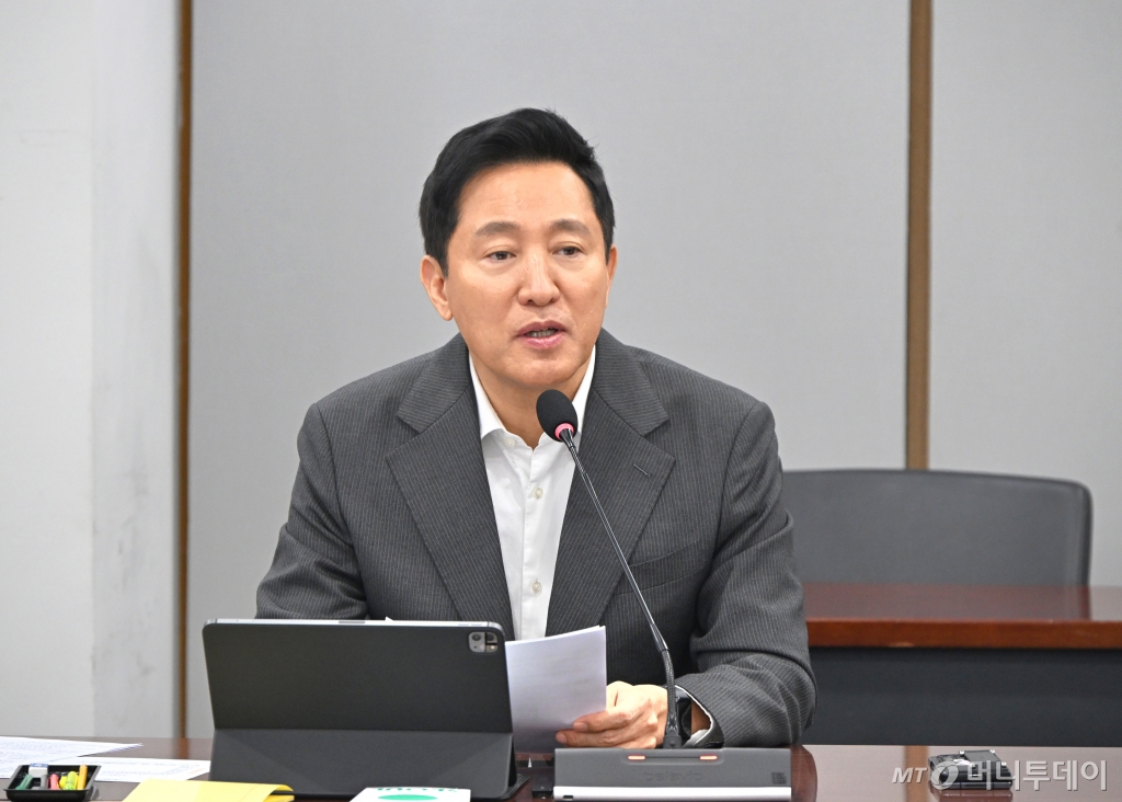 오세훈 서울시장이 7일 서울 중구 서울시청에서 열린 'AI와의 동행을 위한 정례간부회의'에서 발언하고 있다. (서울시 제공) 2025.2.7/사진=뉴스1 /사진=(서울=뉴스1)