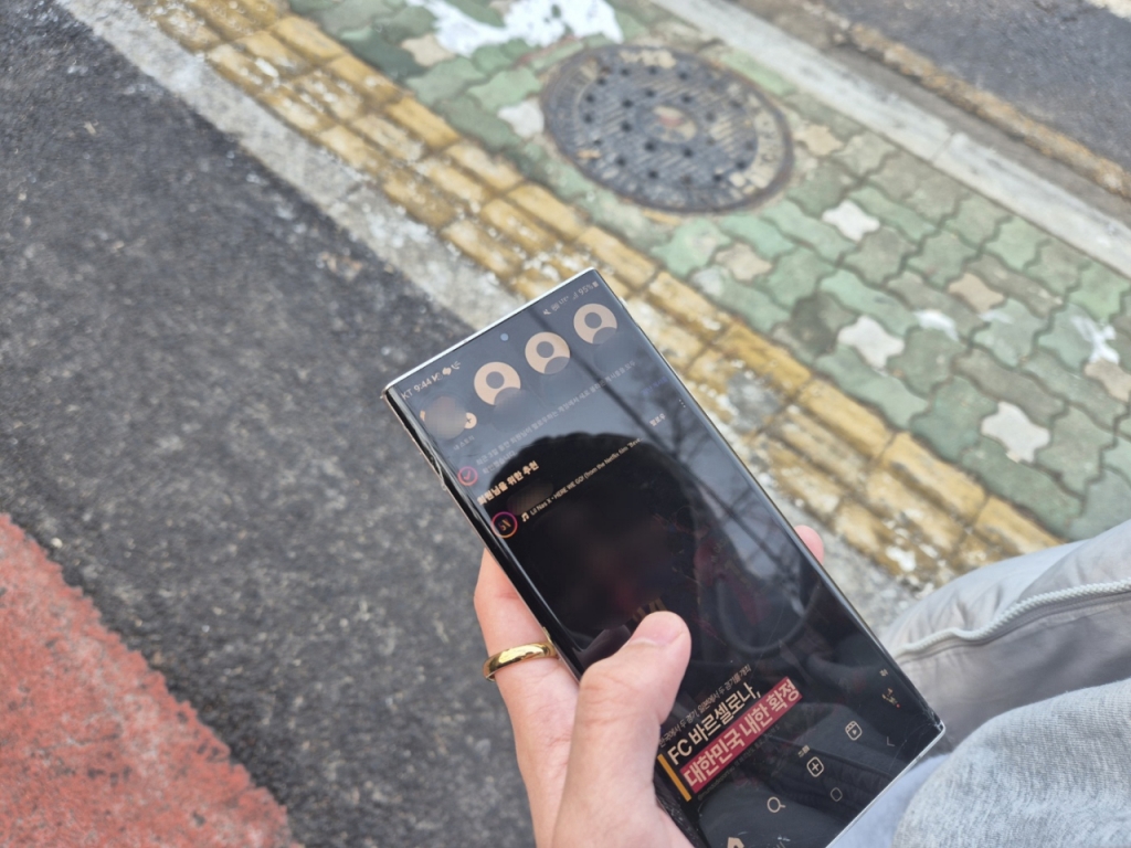 서울 노원구 중계동 학원가에서 만난 한 학생의 SNS 사용 모습. /사진=박진호 기자.