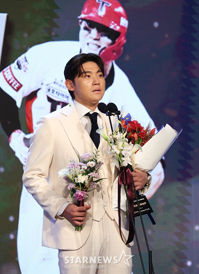 시즌 종료 후 MVP를 수상한 김도영. /사진=김진경 대기자