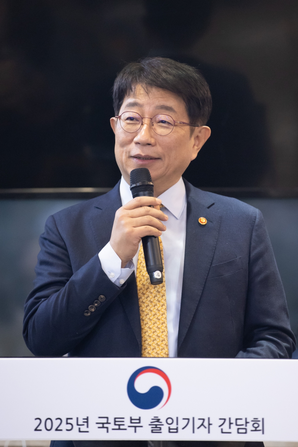 박상우 국토교통부 장관이 지난 11일 정부세종청사 인근에서 열린 기자간담회에 참석해 모두발언을 하고 있다. /사진=국토부 제공