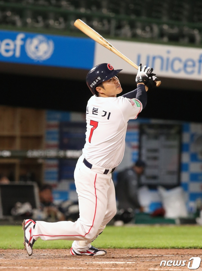 롯데 시절의 신본기. /사진=뉴스1