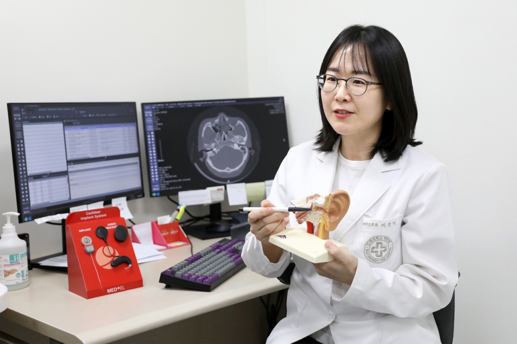 이전미 일산백병원 이비인후과 교수는 수면무호흡증이 발생하면 혈중 산소 수치가 감소하는 저산소증이 유발되며, 이로 인해 귀로 가는 미세혈관의 혈류 장애가 생길 가능성이 높아질 수 있다고 설명했다. /사진=일산백병원