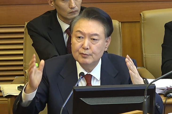 윤석열 대통령이 20일 서울 종로구 헌법재판소 대심판정에서 열린 탄핵심판 10차 변론에서 발언하고 있다. /사진=뉴스1(헌법재판소 제공)