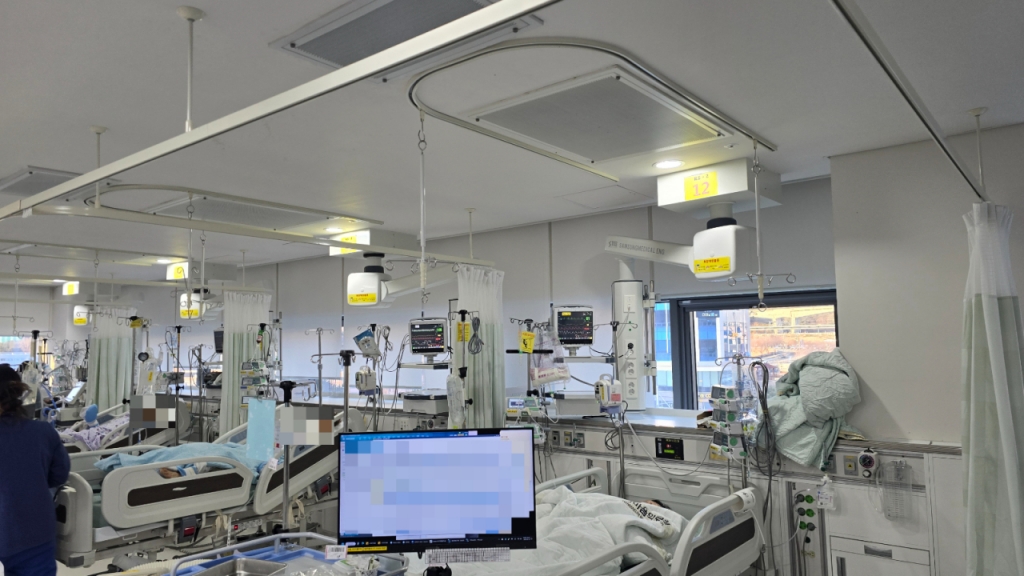 지난 20일 오후 5시쯤 경남 창원시 한양대 창원한마음병원 외과계집중치료실에 입원 중인 환자들의 모습. /사진=홍효진 기자