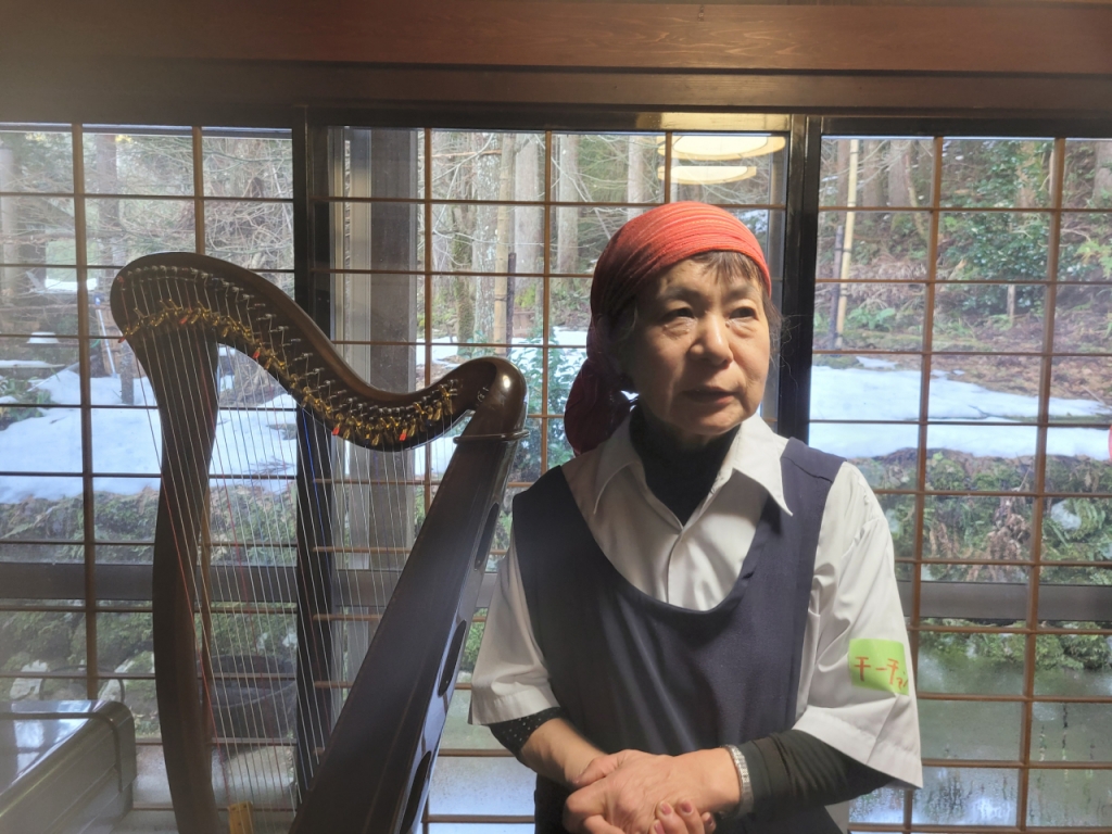 코지마 치토세씨(72)는 60~70대 어르신이 대다수인 마을과 지역의 활성화를 위해 홈스테이 체험 기회를 제공하고 있다고 했다. 한국 등 젊은 학생들과 만나 새로운 문화를 접하면서 에너지를 얻고 있다고 했다. / 사진=김인한 기자