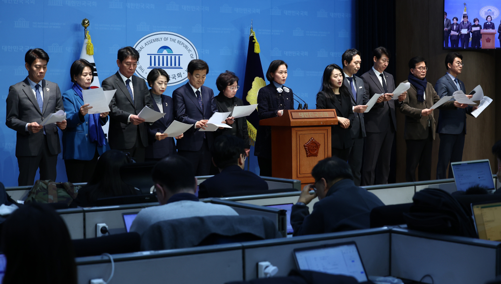 국회 과학기술정보방송통신위원회 소속 더불어민주당·조국혁신당 등 야당 의원들, /사진=뉴스1
