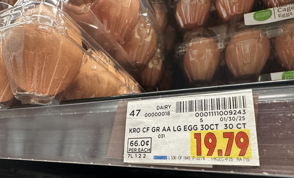 지난 10일(현지시간) 미국 캘리포니아 몬트리파크 지역의 한 슈퍼마켓에서 계란 30개 들이 한 판이 개당 66센트(965원)에 판매되고 있다. /AFPBBNews=뉴스1