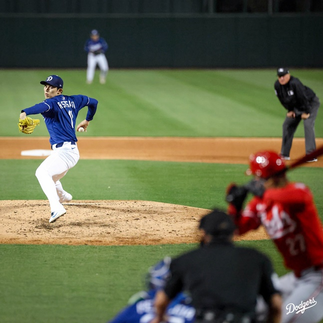 사사키 로키가 5일(한국시간) 신시내티전에서 투구하고 있다. /사진=LA 다저스 공식 SNS