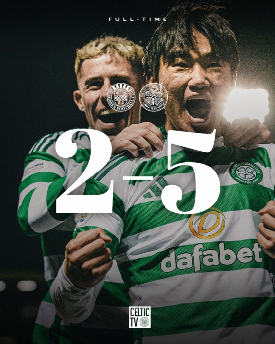 양현준(오른쪽)이 2일(한국시간) 스코틀랜드 페이즐리의 더 스미사 스타디움에서 열린 2024~2025시즌 스코틀랜드 프리미어십 29라운드에서 득점 후 기뻐하고 있다. /사진=셀틱 공식 사회관계망서비스(SNS)