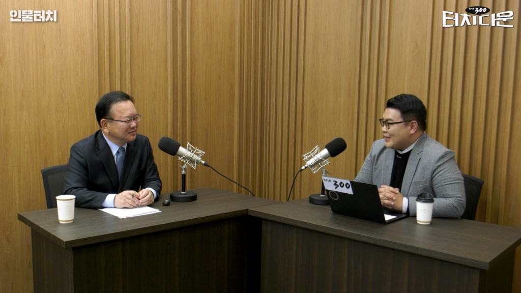 김부겸 전 국무총리(왼쪽), 김도현 머니투데이 기자