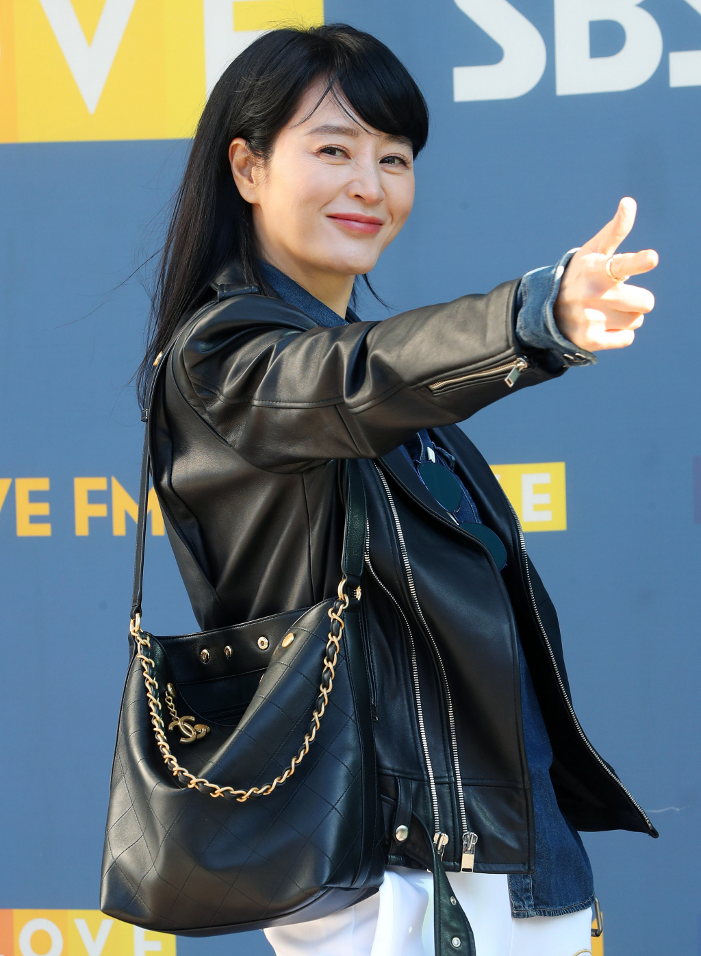 배우 김혜수. 사진은 지난1월23일 서울 양천구 SBS에서 열리는 라디오 '박하선의 씨네타운' 출연에 앞서 방송국 앞에서 포즈를 취한 모습. /사진=뉴시스