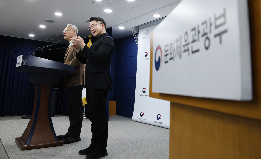 유인촌 문화체육관광부 장관이 6일 서울 종로구 정부서울청사에서 열린 문화·체육·관광분야 중장기 핵심프로젝트 발표 브리핑에서 발언을 하고 있다. /사진 = 뉴스1 /사진=(서울=뉴스1) 임세영 기자