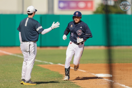 두산 베어스 외야수 추재현(오른쪽). /사진=두산 베어스 제공