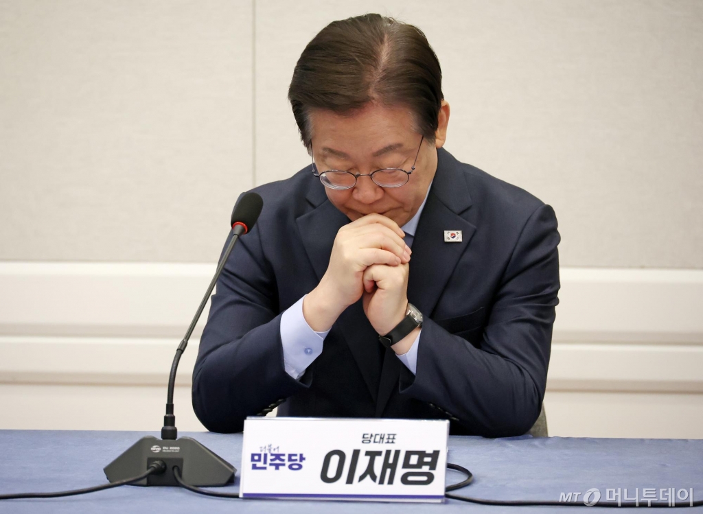 이재명 더불어민주당 대표가 9일 오후 서울 여의도 국회에서 열린 야 5당 대표 비상시국 공동 대응을 위한 원탁회의에서 잠시 생각에 잠겨 있다. 2025.03.09. /사진=뉴시스 /사진=조성우