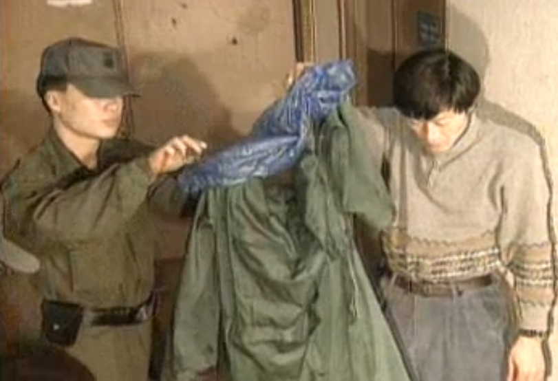 살해 당시 A씨가 입었던 군대 작업복./사진=MBC 뉴스데스크.