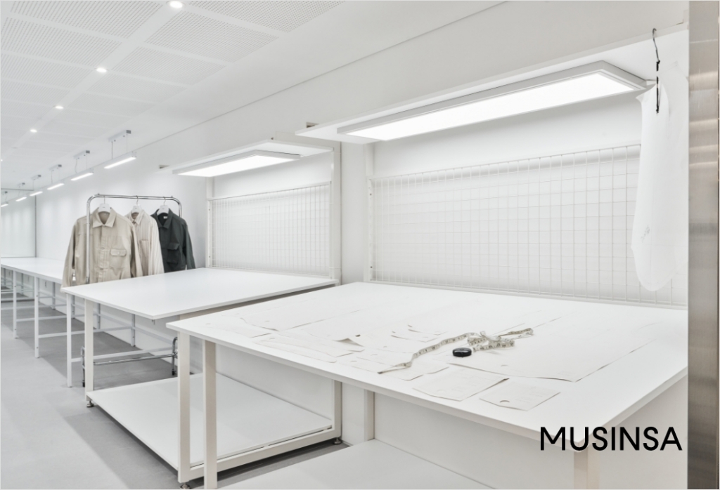 무신사 스튜디오 동대문종합시장점에 마련된 워크룸의 내부 모습. /사진제공=무신사 