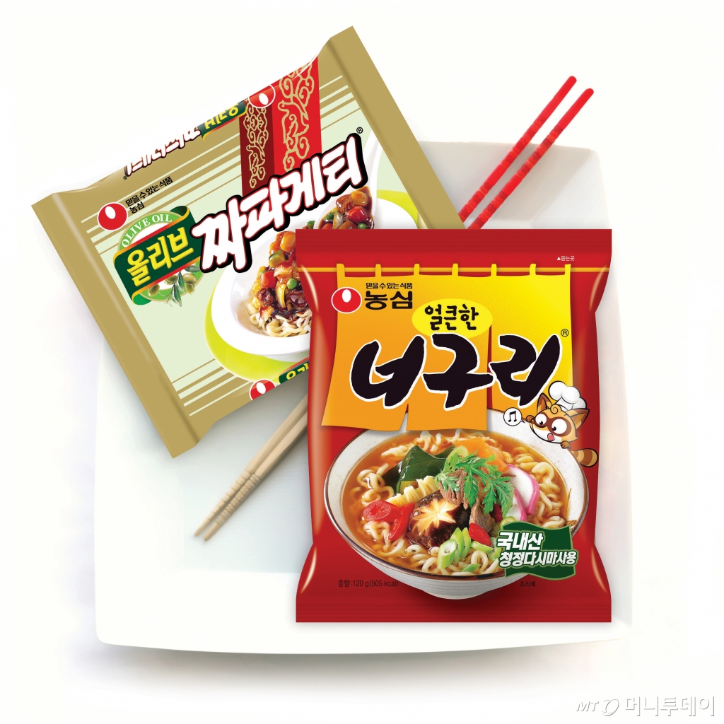 짜파구리가 유행하던 2013년 당시 짜파게티, 너구리 제품컷/사진제공=농심