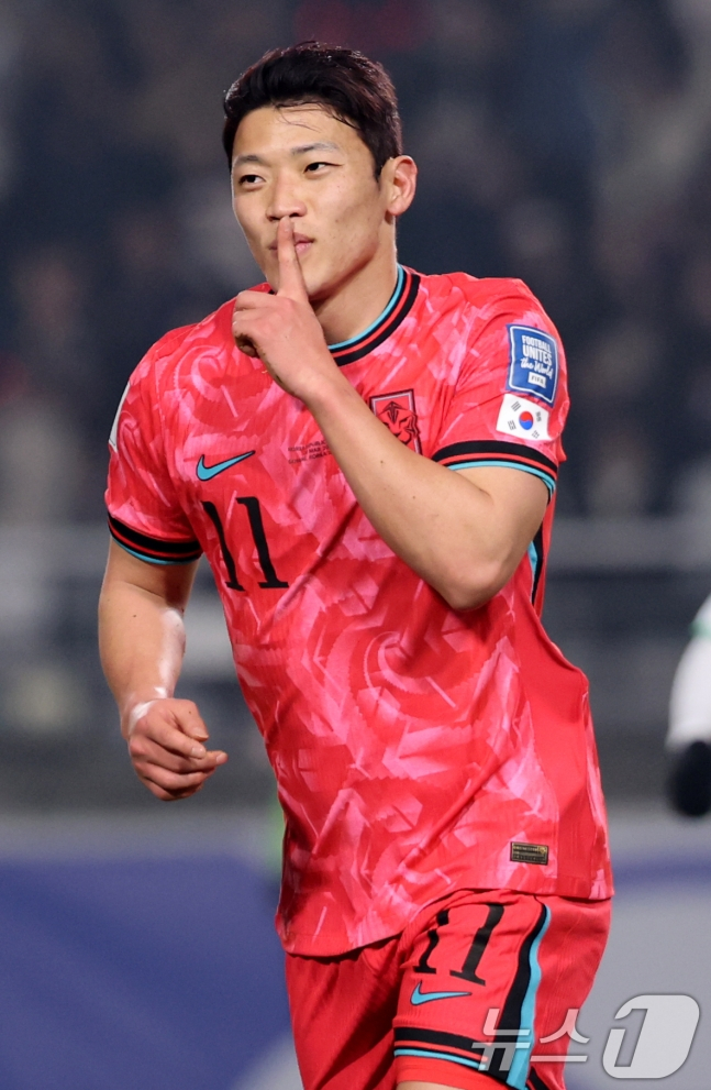20일 오후 경기 고양시 고양종합운동장에서 열린 2026 국제축구연맹(FIFA) 북중미 월드컵 아시아 3차 예선 B조 7차전 대한민국과 오만의 경기에서 대한민국 황희찬이 골을 넣고 기뻐하고 있다. /사진=뉴스1