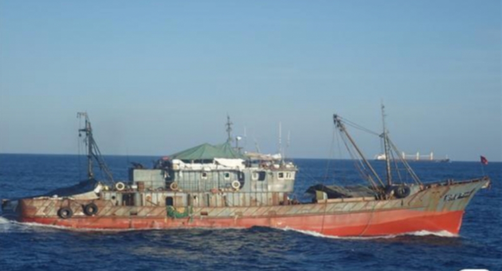 서해 한중 잠정조치수역에서 불법조업 혐의가 의심된 중국어선의 모습. / 사진=해양경찰청