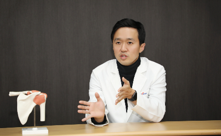 힘찬병원 어깨클리닉 최경원 진료원장(정형외과 전문의)