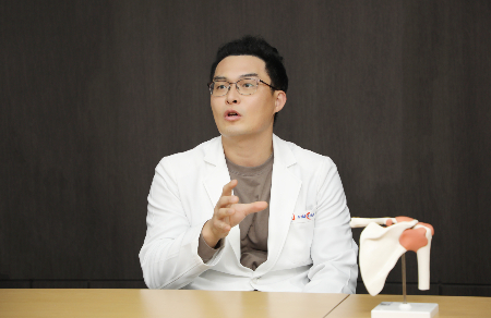 힘찬병원 어깨클리닉 유순용 진료원장(정형외과 전문의)