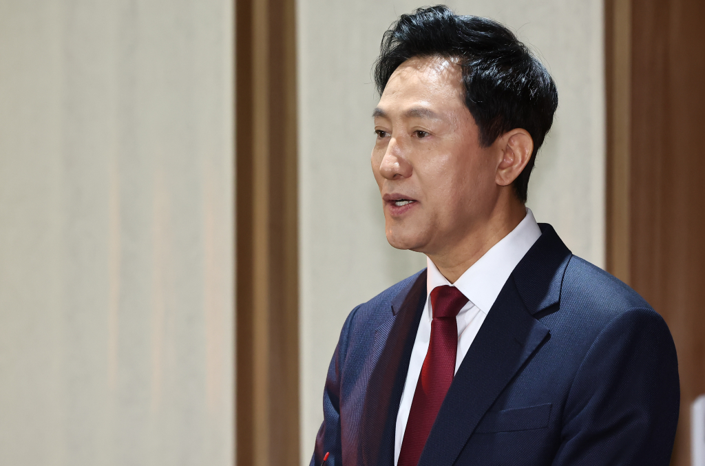 오세훈 서울시장이 지난 20일 서울시청 시장 집무실 앞에서 금일 실시된 검찰 압수수색에 대해 입장을 밝히고 있다./사진=뉴스1