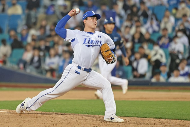 삼성 이재희가 25일 대구 NC전에서 투구하고 있다. /사진=삼성 라이온즈 제공