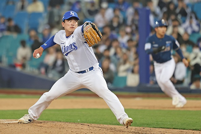 삼성 이재희가 25일 대구 NC전에서 투구하고 있다. /사진=삼성 라이온즈 제공