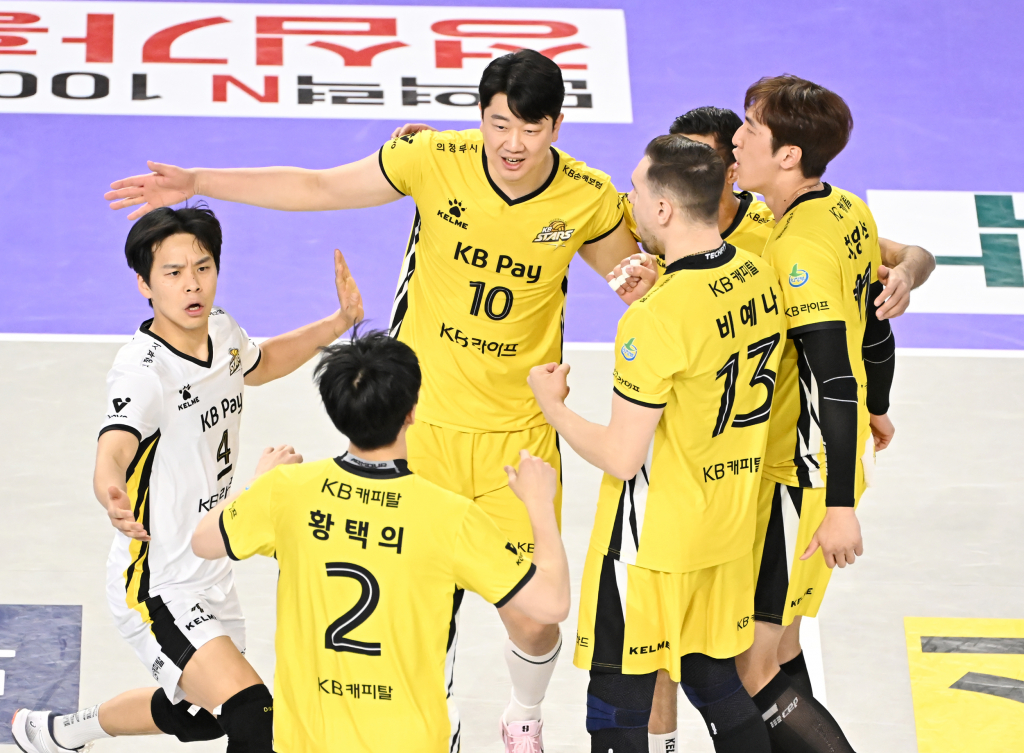 KB손해보험 선수단. /사진=한국배구연맹(KOVO) 제공