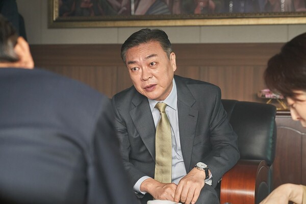 '로비' 김의성 / 사진=(주)쇼박스